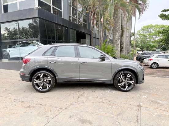 AUDI-Q3-2024