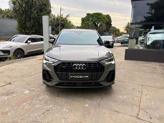 AUDI-Q3-2024
