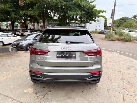 AUDI-Q3-2024