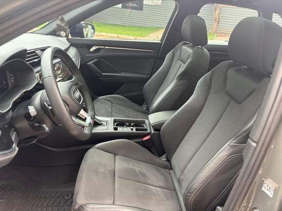 AUDI-Q3-2024