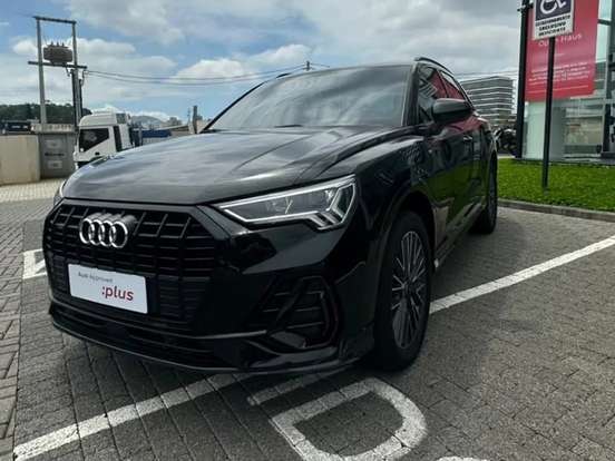 AUDI-Q3-2022
