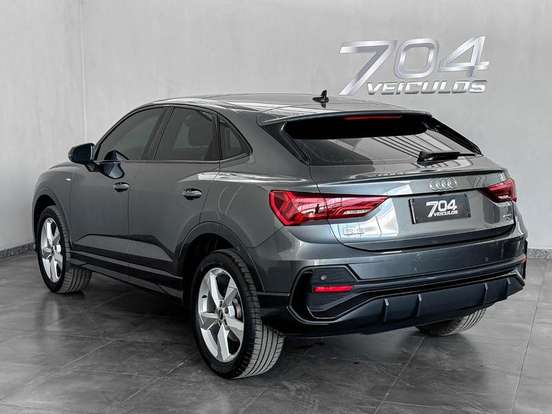 AUDI-Q3-2.0 40 TFSI GASOLINA PERFORMANCE BLACK QUATTRO TIPTRONIC AUDI-Q3-2022