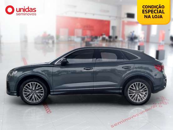 AUDI-Q3-2023