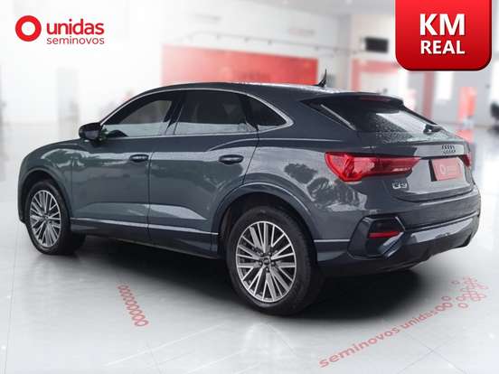 AUDI-Q3-2023