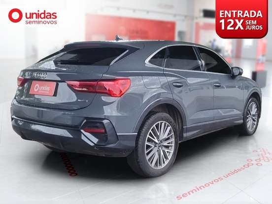 AUDI-Q3-2023