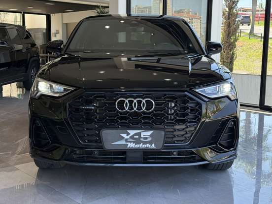 AUDI-Q3-2022