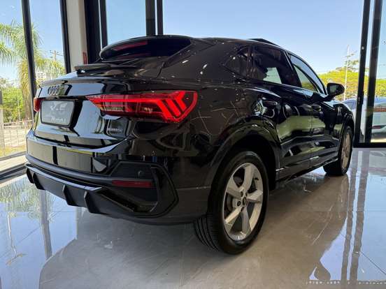 AUDI-Q3-2.0 40 TFSI GASOLINA SPORTBACK PERFORMANCE BLACK QUATTRO TIPTRONIC AUDI-Q3-2022