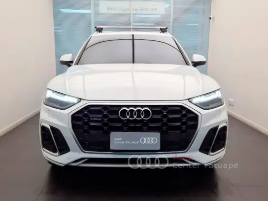 AUDI-Q5-2021