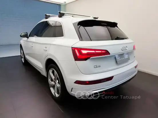 AUDI-Q5-2021