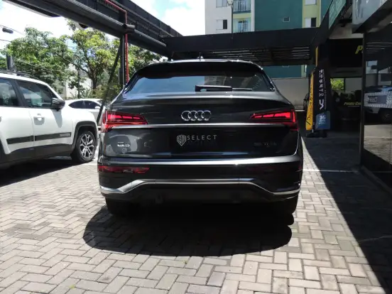 AUDI-Q5-2023