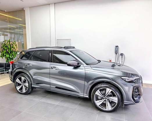 AUDI-Q5-2.0 TFSI GASOLINA S LINE QUATTRO S TRONIC AUDI-Q5-2025