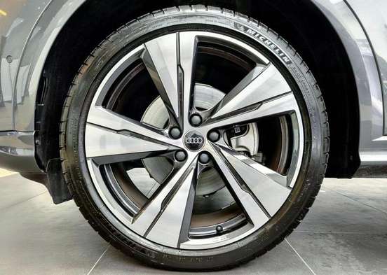 AUDI-Q5-2.0 TFSI GASOLINA S LINE QUATTRO S TRONIC AUDI-Q5-2025