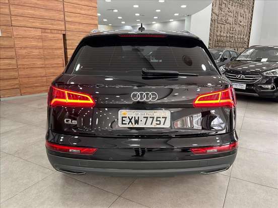 AUDI-Q5-2019