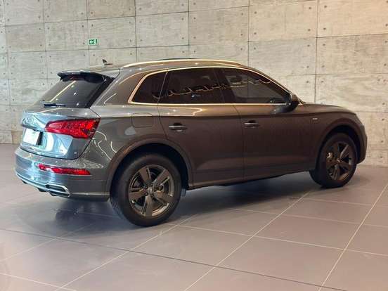 AUDI-Q5-2019