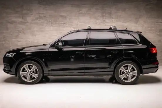 AUDI-Q7-2019
