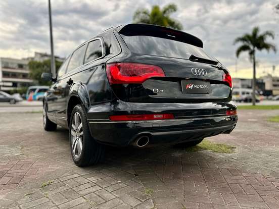 AUDI-Q7-2011