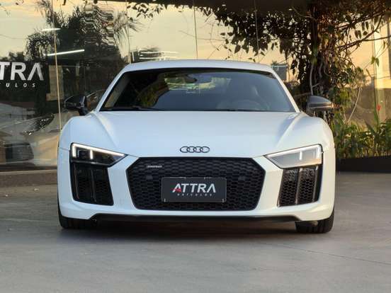AUDI-R8-2017