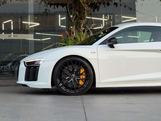 AUDI-R8-5.2 FSI COUPE PLUS QUATTRO V10 40V GASOLINA 2P S TRONIC AUDI-R8-2017