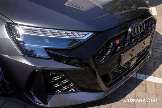 AUDI-RS3-2025
