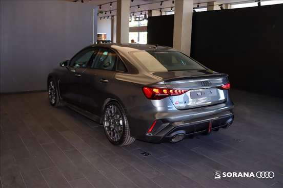 AUDI-RS3-2025