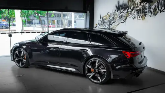 AUDI-RS6-2023