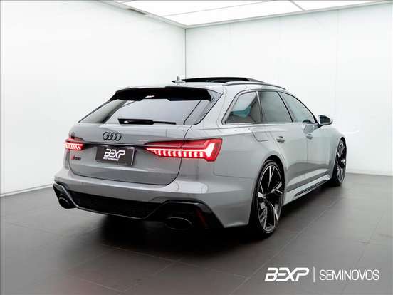 AUDI-RS6-2021