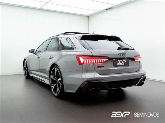 AUDI-RS6-2021
