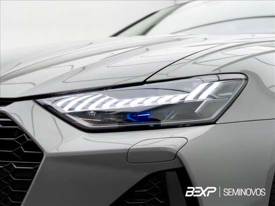 AUDI-RS6-2021