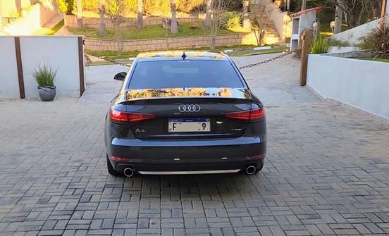 AUDI-A4-2018