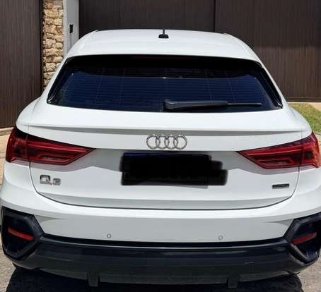AUDI-Q3-2023