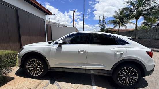 AUDI-Q3-2023
