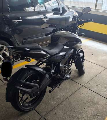 BAJAJ-DOMINAR 200-2023