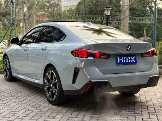BMW-220i-2025
