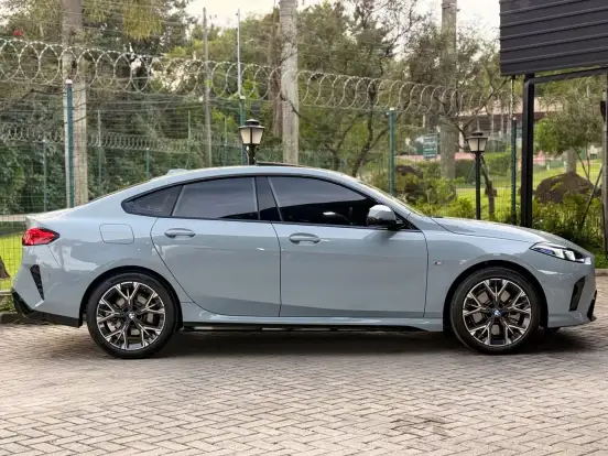 BMW-220i-2025