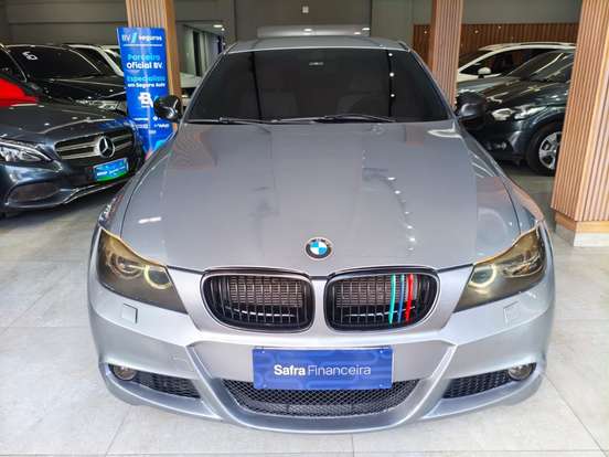 BMW-318i-2011