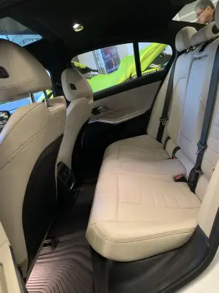 BMW-320i-2024