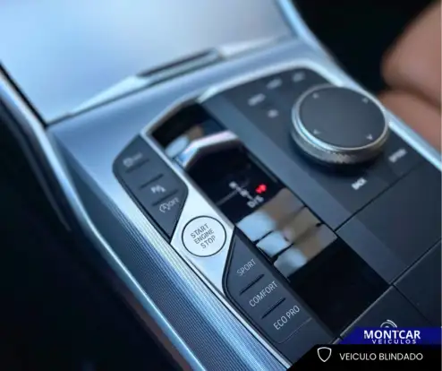 BMW-320i-2023