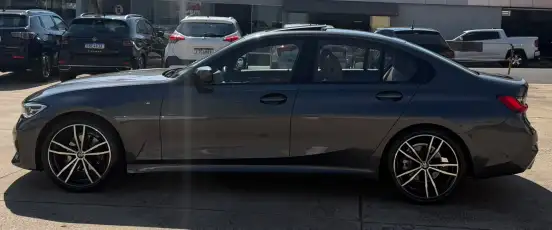 BMW-320i-2020