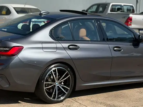 BMW-320i-2.0 16V TURBO GASOLINA M SPORT AUTOMÁTICO BMW-320i-2020
