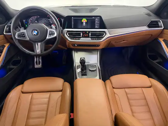 BMW-320i-2019
