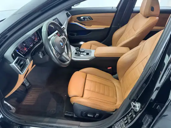 BMW-320i-2.0 16V TURBO GASOLINA M SPORT AUTOMÁTICO BMW-320i-2019
