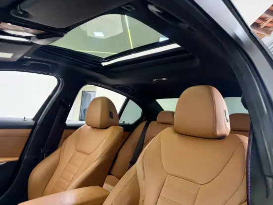 BMW-320i-2019