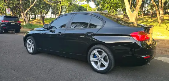 BMW-320i-2013