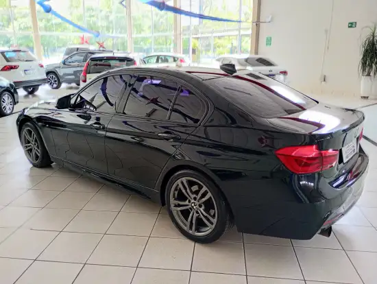 BMW-320i-2017