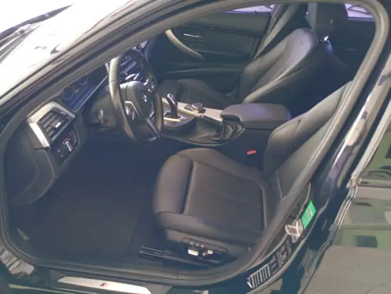 BMW-320i-2017