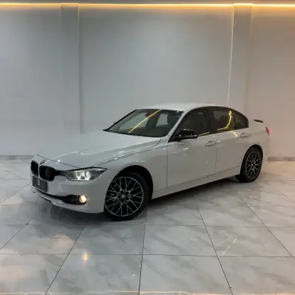 BMW-320i-2013
