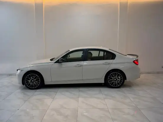 BMW-320i-2.0 SPORT 16V TURBO GASOLINA 4P AUTOMÁTICO BMW-320i-2013