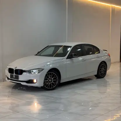 BMW-320i-2013