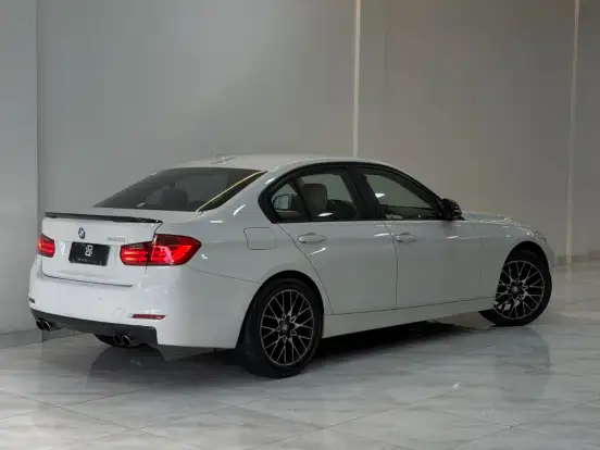 BMW-320i-2.0 SPORT 16V TURBO GASOLINA 4P AUTOMÁTICO BMW-320i-2013
