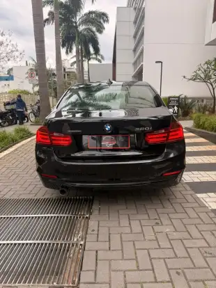 BMW-320i-2015